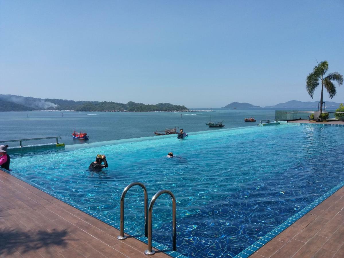 Elegant Living @ Pelagos Suites Oceanus Waterfront Kk Kota Kinabalu Exterior foto